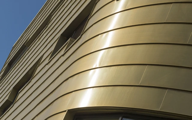middlesbrough_curve_building_facade_close_view_copper_wall