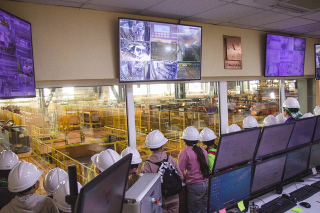 aurubis_proud_of-my-parents_work_04