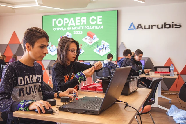 aurubis_proud_of-my-parents_work_01