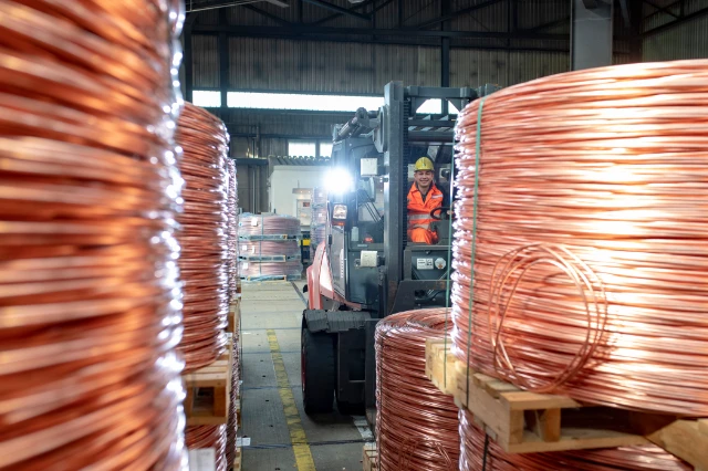 Aurubis_Standort Hamburg_Produkt Aurubis ROD_Coillager in der Drahtanlage