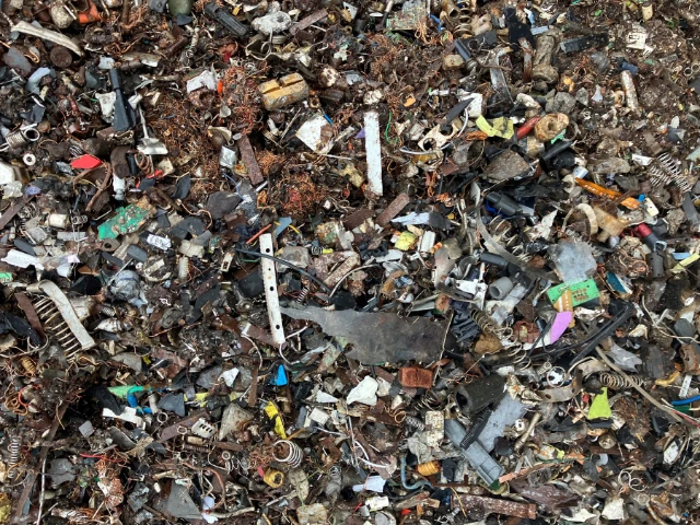 Kupfer-, Eisen- und Bimetallschrott