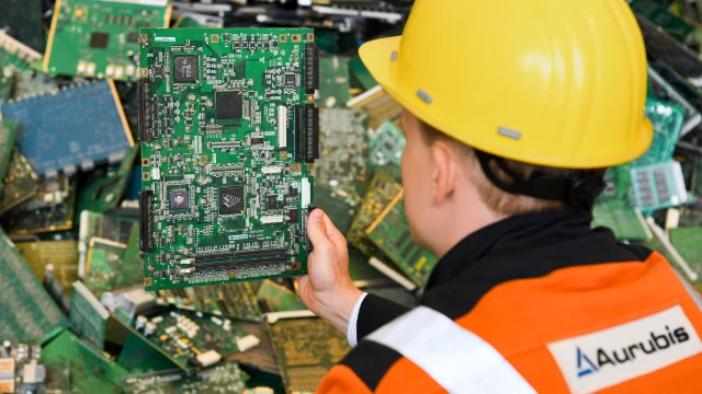 Aurubis_Leiterplatte Schrottplatz